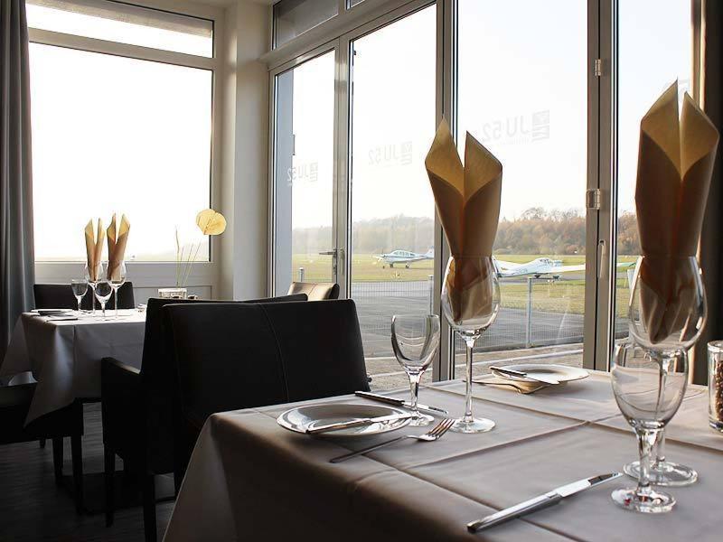 Ju52 Restaurant Hotel Lounge 아른스베르크 외부 사진